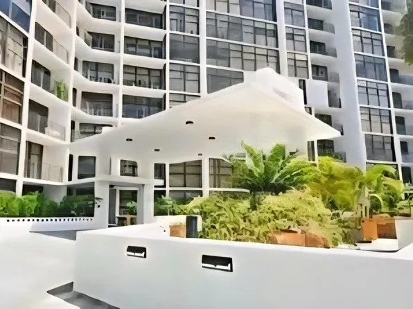 200 Leslie Drive #412, Hallandale Beach, FL 33009