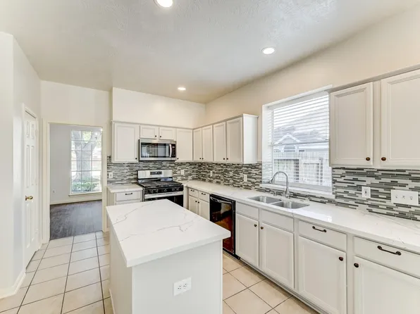 8510 Nashwood Ct, Houston, TX 77040