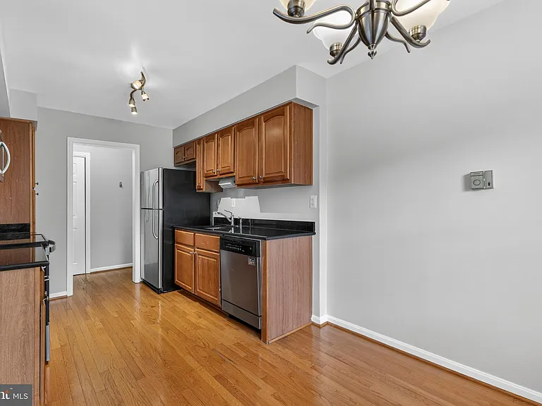 3334 Spring Ln #B30 — Photo 6