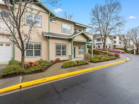 4th image of 829 Boulder Creek Ln