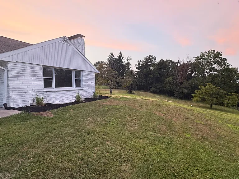 599 Grings Hill Rd — Photo 3