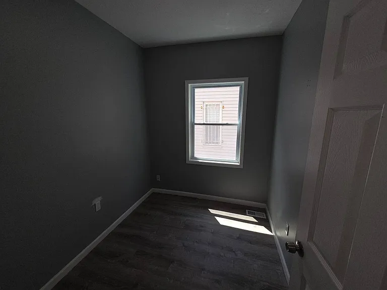 3237 Seymour Ave — Photo 15