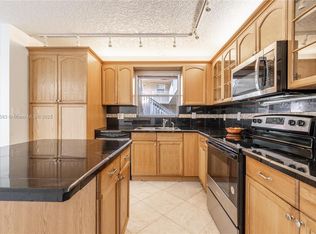 4528 SW 54th St APT 301-B, Dania Beach, FL 33314