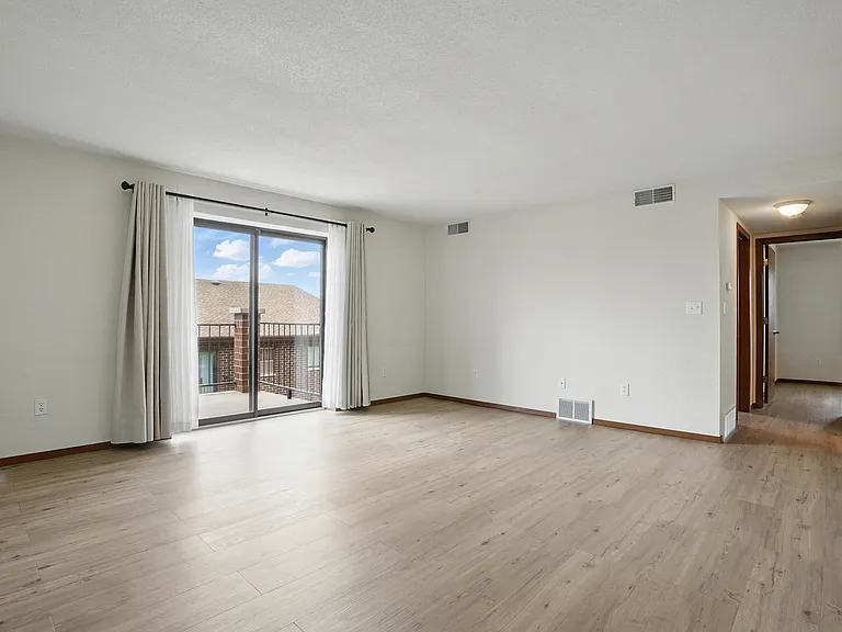 Westgate Apartments — Photo 24