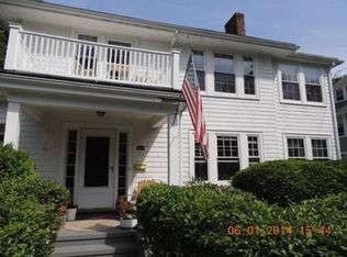 20 Crosby Rd #1, Chestnut Hill, MA 02467