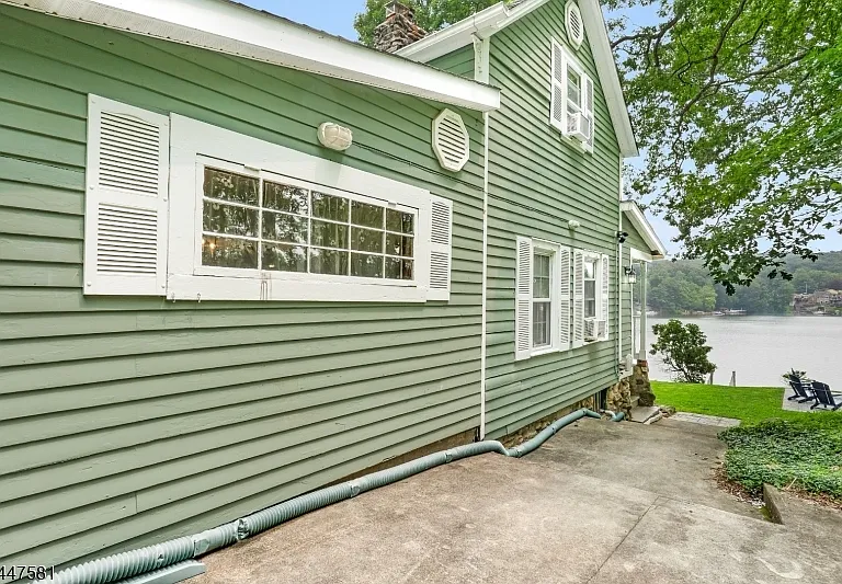 209 Hudson Ave — Photo 30
