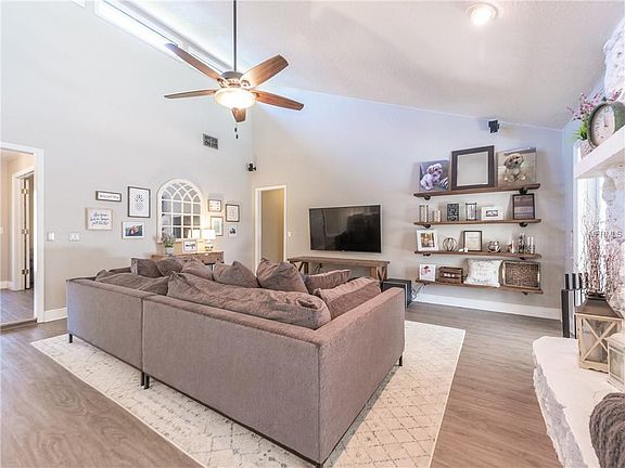 5th image of 7328 Woodglen Ct