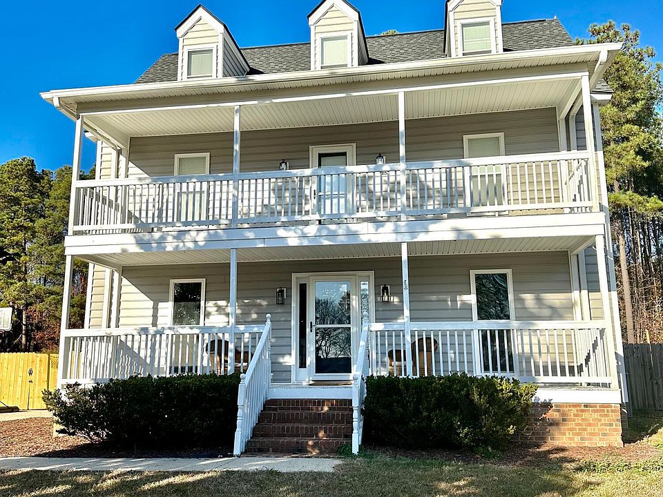 1st image of 2037 Queen Charlotte Pl