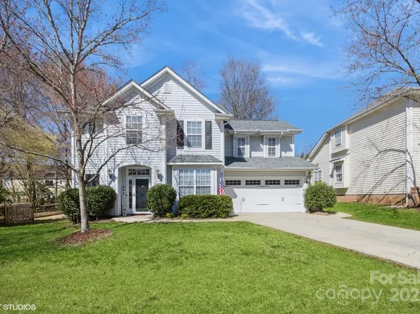 6816 Charter Hills Rd, Charlotte, NC 28277