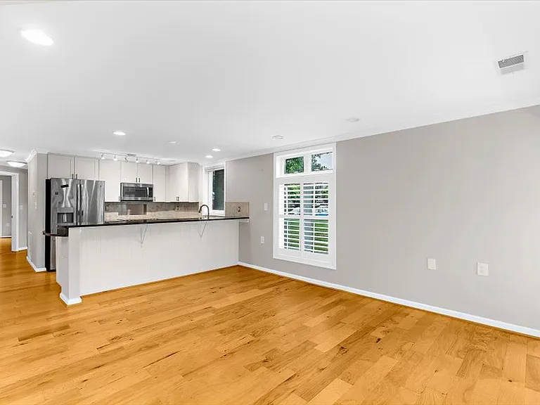 1134 Lake Heron Dr #1B — Photo 16