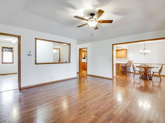 5th image of 118 Chapel Dr