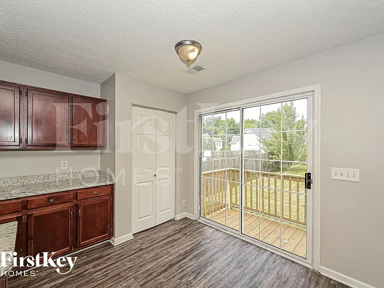 6005 Monroe Xing — Photo 5