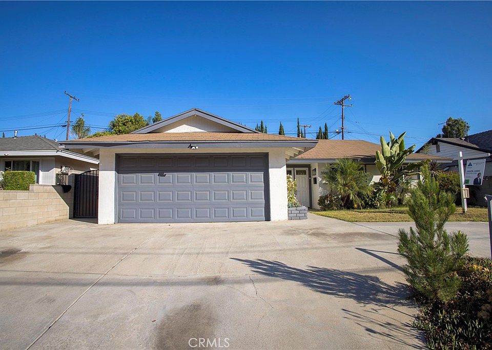 1st image of 3040 La Puente Rd