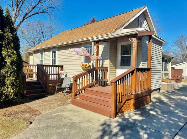 737 E Briar Ln, Beloit, WI 53511