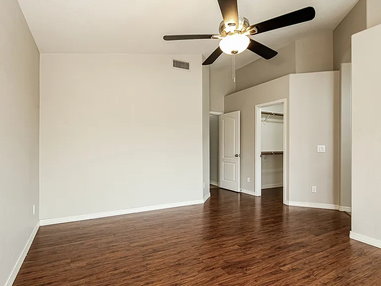 8645 W Paradise Dr — Photo 10