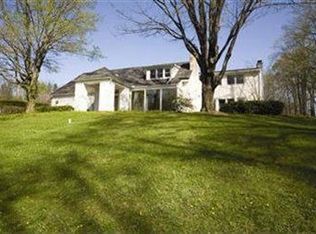 33755 Chagrin Blvd, Moreland Hills, OH
