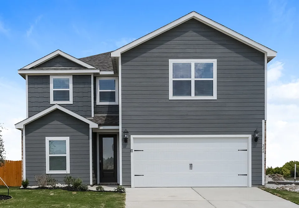 228 Live Oak Ln