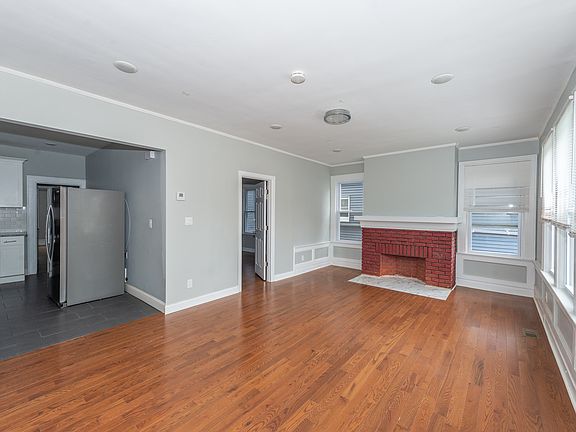 3rd image of 5 Montrose St APT 1