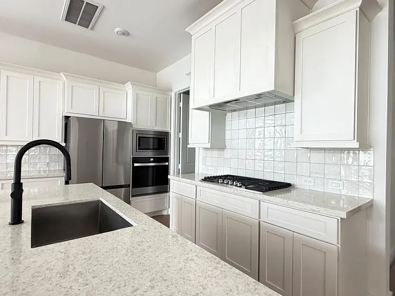24638 Lukes Landing Way — Photo 3