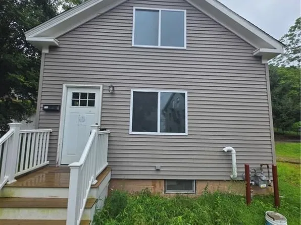 780 Providence St, West Warwick, RI 02893