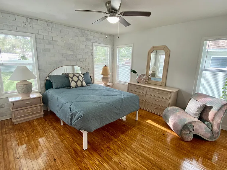 8716 N Tampa St — Photo 14