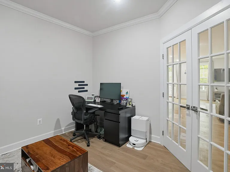411 W Ponds Edge Dr — Photo 5