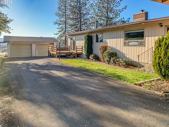5th image of 264 NE Caskey Ct