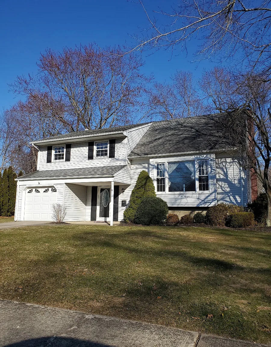 Roslyn Dr, Oakhurst — Photo 1