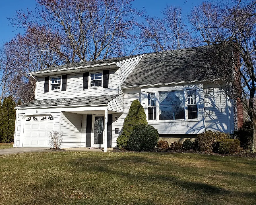 Roslyn Dr