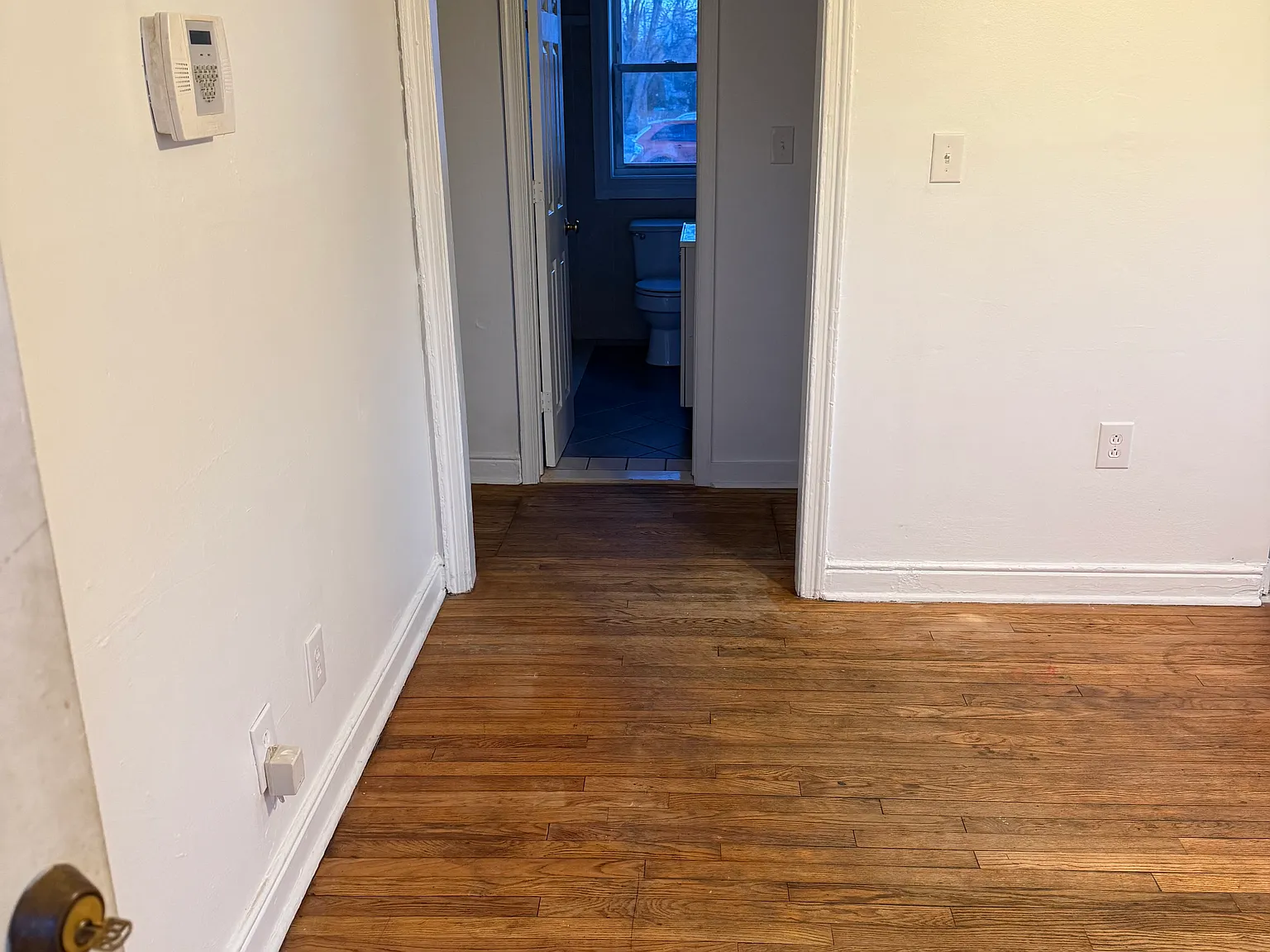 2 bed, 700 sqft, $1,700 — Photo 4
