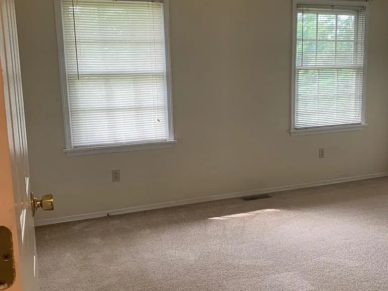 534 Becker St — Photo 20
