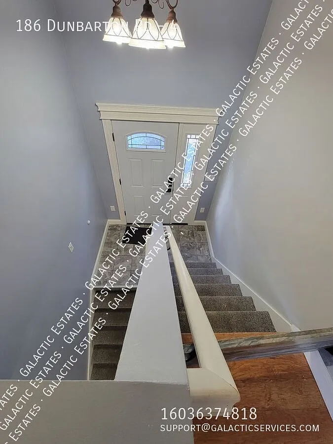 2 bed 1 bath townhouse with under garage parking — Photo 4