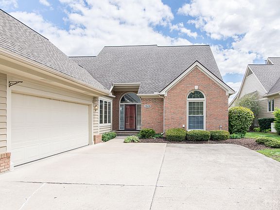3rd image of 1989 Stonebridge Dr N