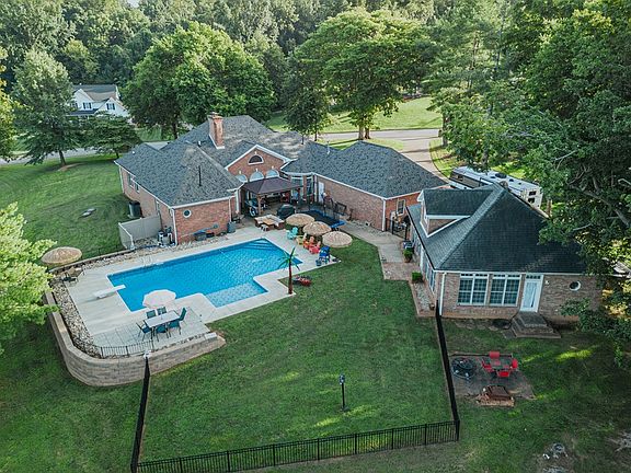 4th image of 4071 Shady Hollow Dr