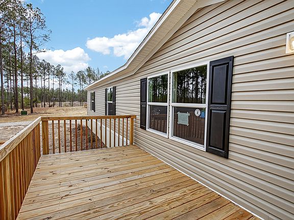 3rd image of 818 White Pond Rd