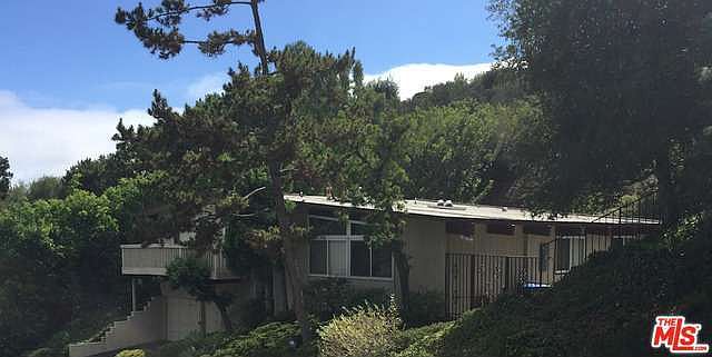 1st image of 2453 Banyan Dr