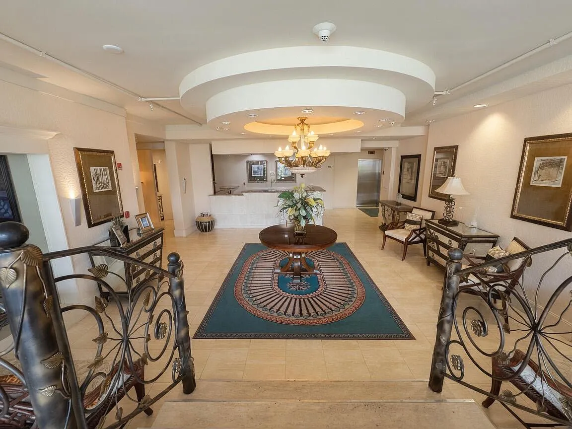 2 bed, 2.0 bath, 1379 sqft, $2,600 — Photo 3