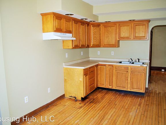 4th image of 202 Goodrich Ave