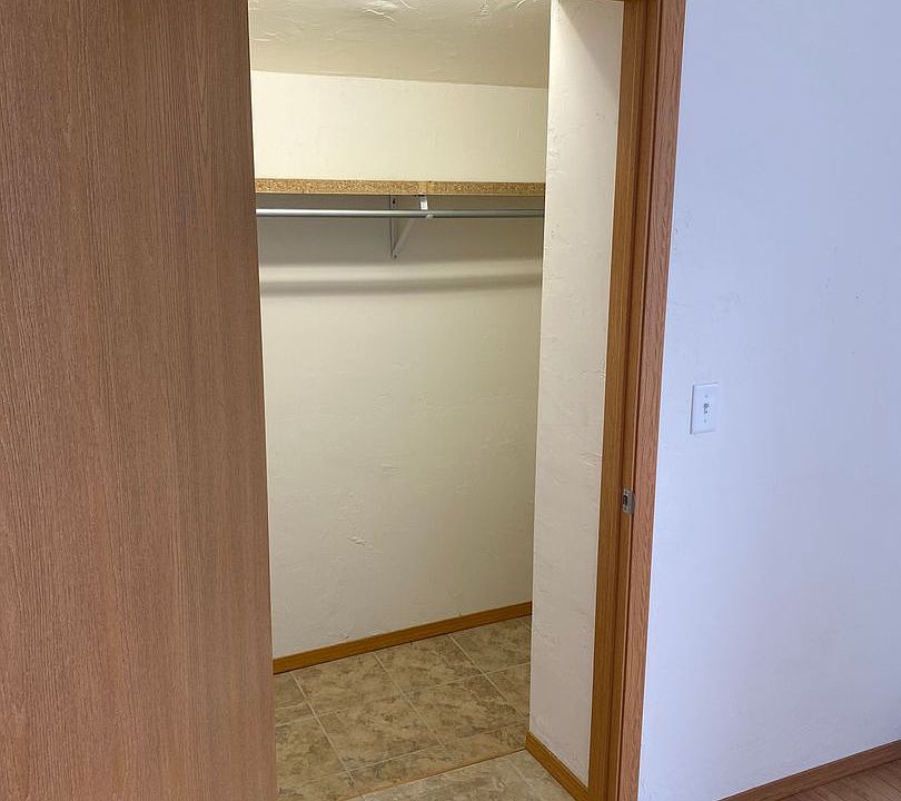 1st image of 409 N Broadway St #18