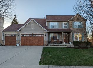 990 McDole Dr, Sugar Grove, IL 60554