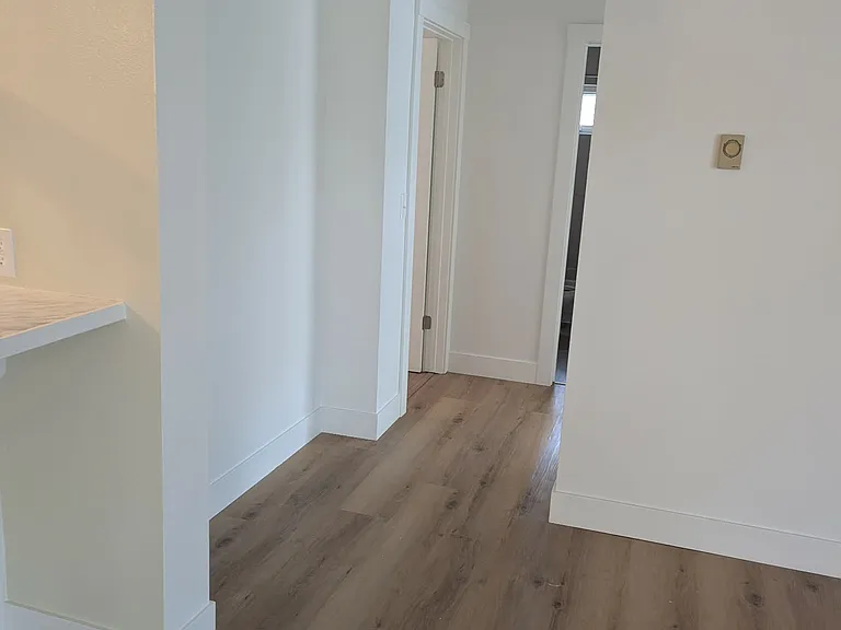 1516 E Pike St #204 — Photo 2