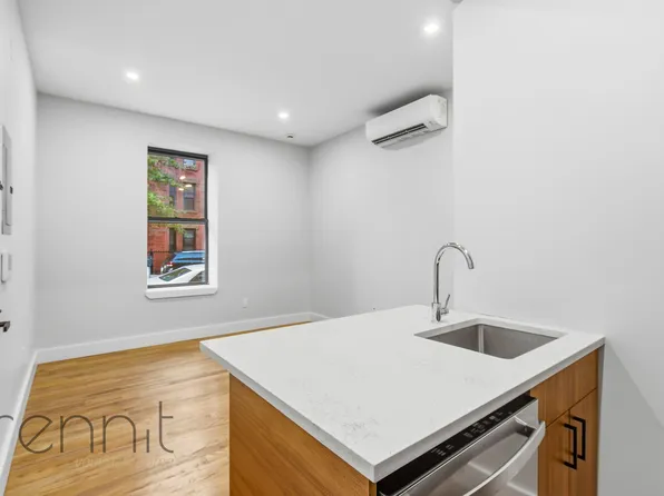 265 Malcolm X Boulevard image 13 of 27