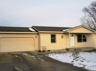 1913 Grant Pl, Port Huron, MI 48060