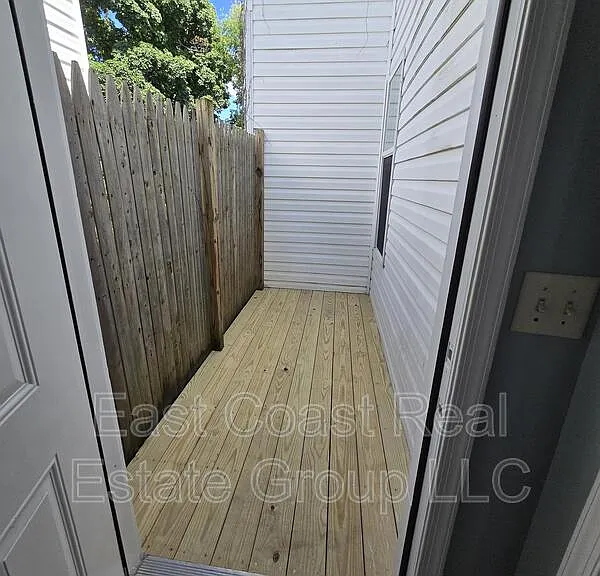 721 2nd St #A — Photo 37