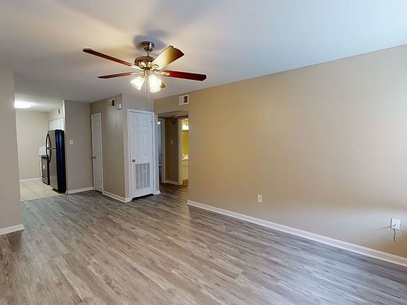 2nd image of 1955 Keathley Dr #5