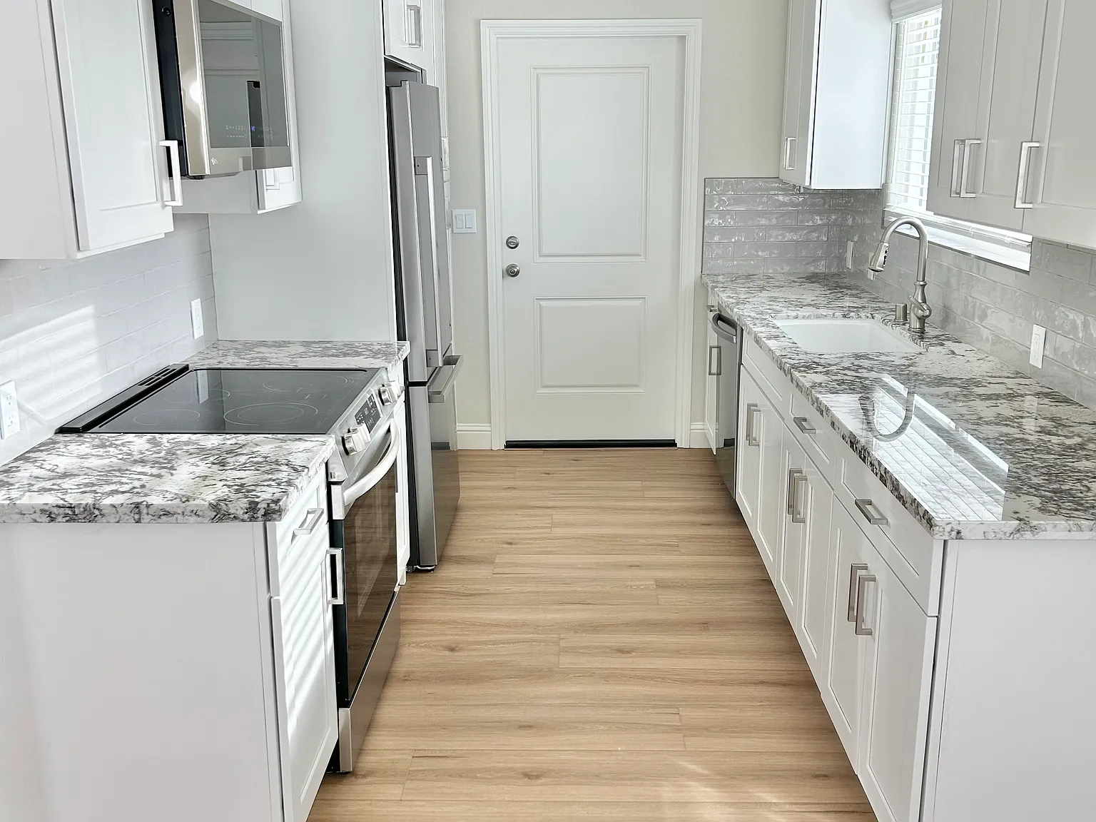 2 bed, 1.0 bath, 800 sqft, $1,795 — Photo 3
