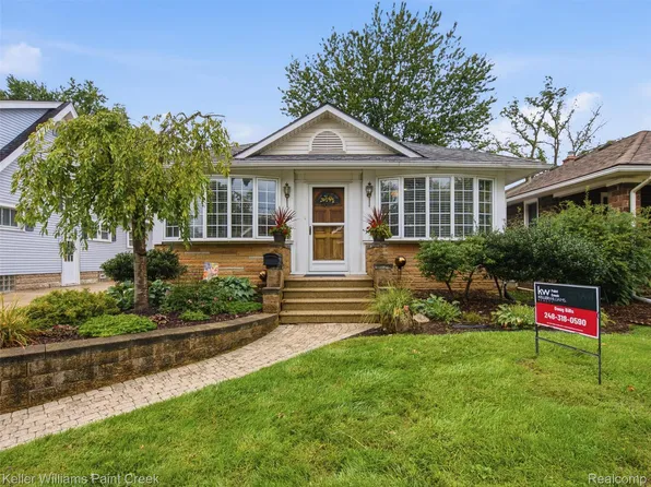 421 N Castell Ave, Rochester, MI 48307