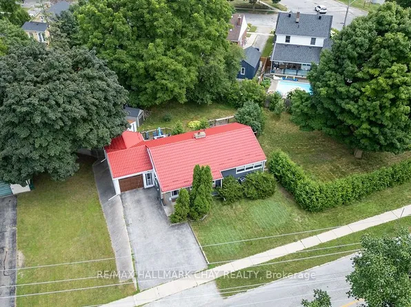 325 Innisfil St, Barrie, ON L4N 3G4