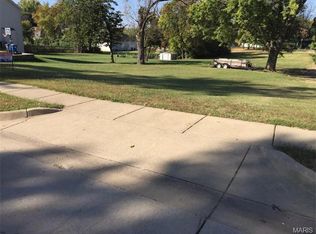 23 Edgeworth Ave, Maryland Heights, MO 63043