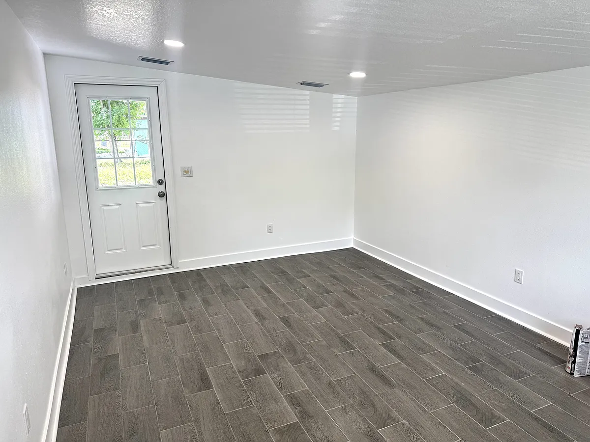 Building Photo - 7609 Reindeer Rd